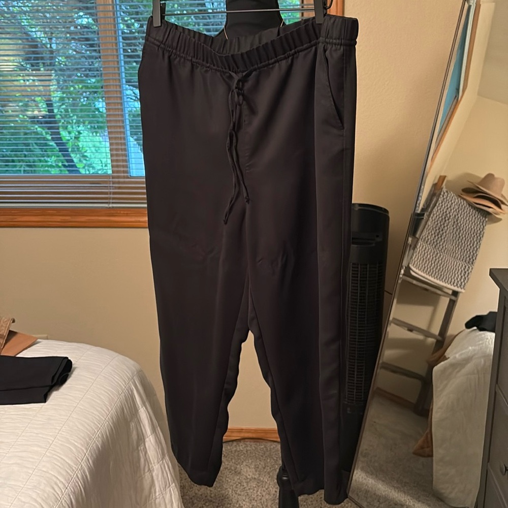 Women’s flowy pants